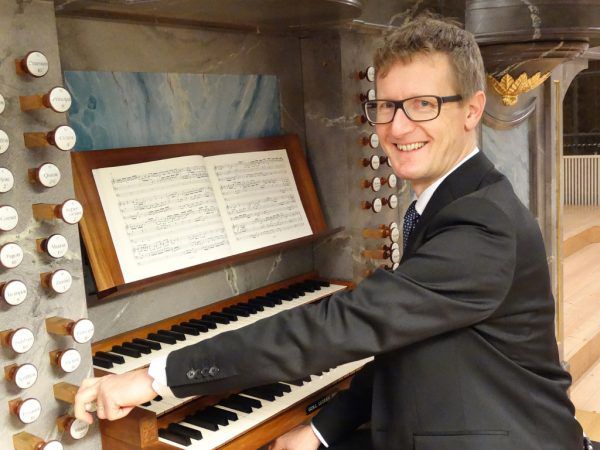 Der Schweizer Organist Martin Heini. Veranstalter