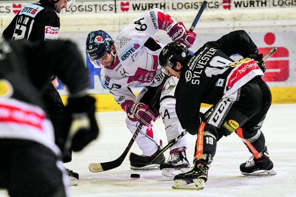 Die Dornbirner verloren im letzten Drittel gegen Innsbruck zu viele Bullys.Rechts: Ziga Pance will auch heute gegen seinen Ex-Klub jubeln. GEPA/Lerch (2)