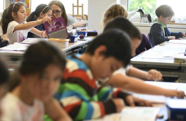 Eine gemeinsame Schule für die 10- bis 14-Jährigen oder doch lieber das Gymnasium erhalten? APA