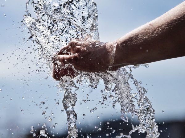 Etwa 140 Liter Wasser verbraucht jeder Vorarl­berger täglich. DPA, VLK
