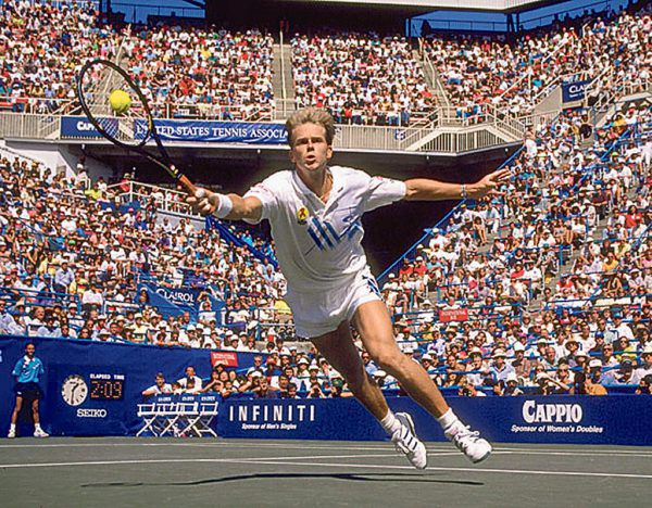 Impressionen von Edbergs epischem US-Open-Sieg 1992 samt Siegesjubel nach seinem Triumpf.  AP (3), Reuters (1)