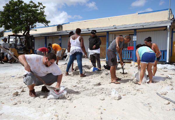 In Florida laufen die Vorbereitungen auf den großen Sturm.  AP