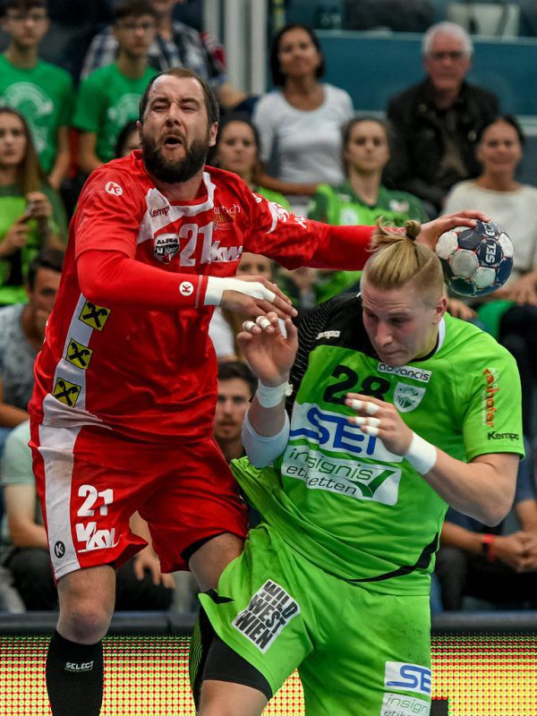 Michael Knauth, hier im Bild gegen West Wien, hat die Partie gegen Lissabon abgehakt und freut sich auf den Liga-Start. GEPA/Lerch
