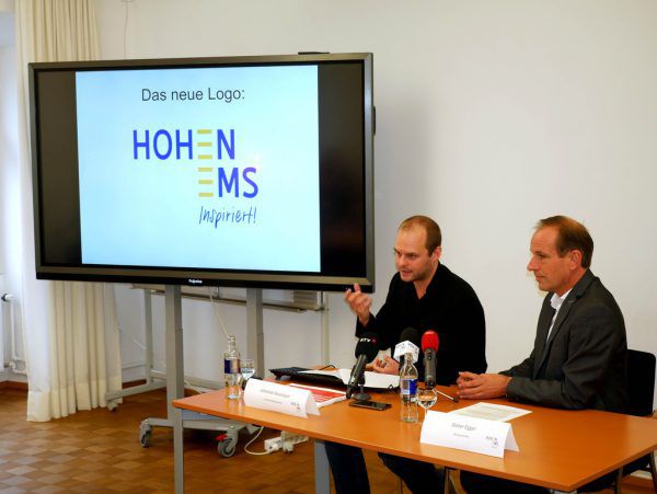 Projektleiter Johannes Neumayer (l.) und Bürgermeister Dieter Egger bei der Präsentation. Stadt Hohenems