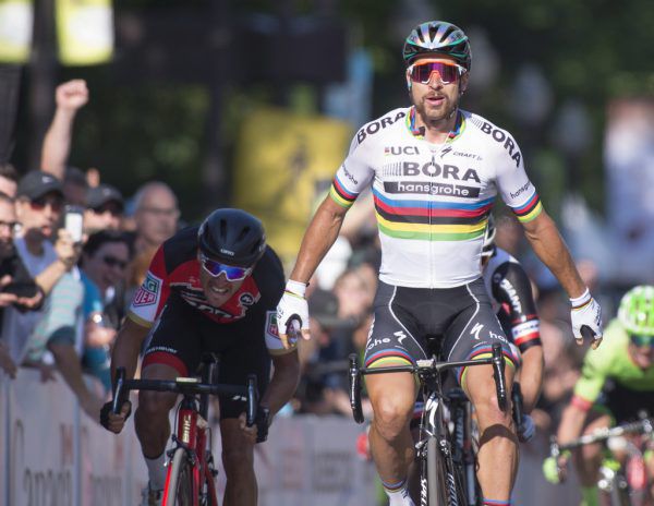 Sagan im Regenbogentrikot Ap