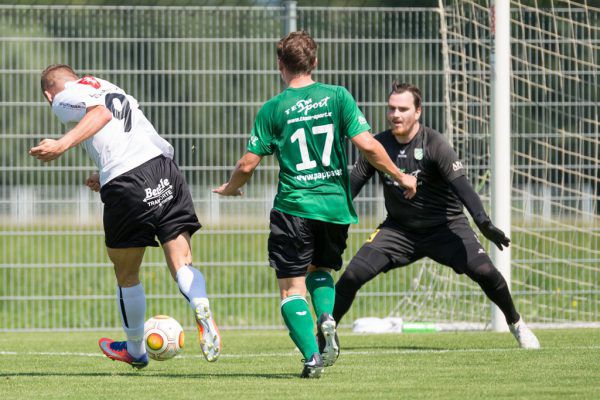 Volkan Akyildiz mit der Nummer neun spielt derzeit in bestechender Form und durfte auch schon mit den Profis des SCR Altach mittrainieren. Dietmar Stiplovsek