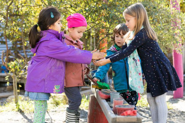 70 Kinder werden von 15 Pädagoginnen betreut. Alpla