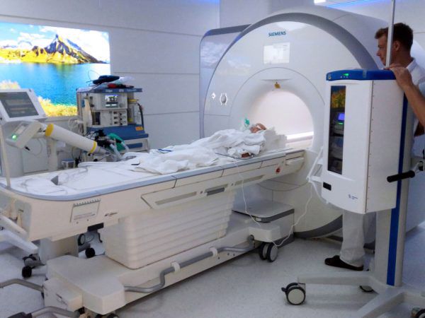 Auf MRT-Termine warten Patienten oft mehrere Wochen. NEUE