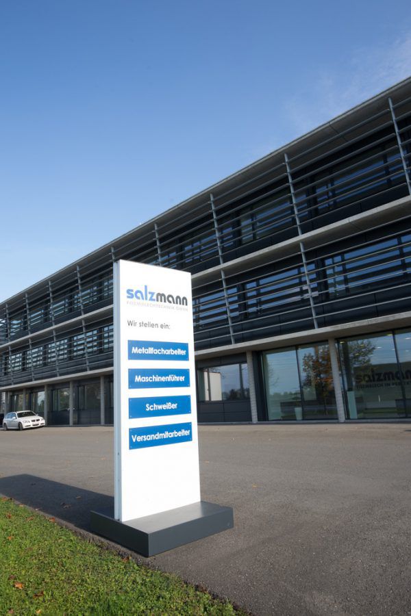 Die Verantwortlichen von Salzmann Formblechtechnik haben einen Großauftrag aus der Schweiz geholt.