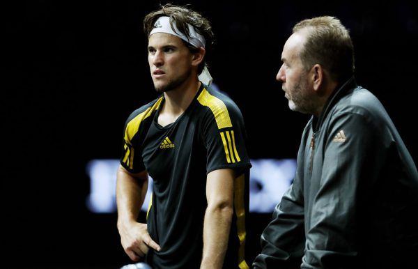 Dominic Thiem verliert und sein Trainer äußert öffentlich Kritik. GEPA