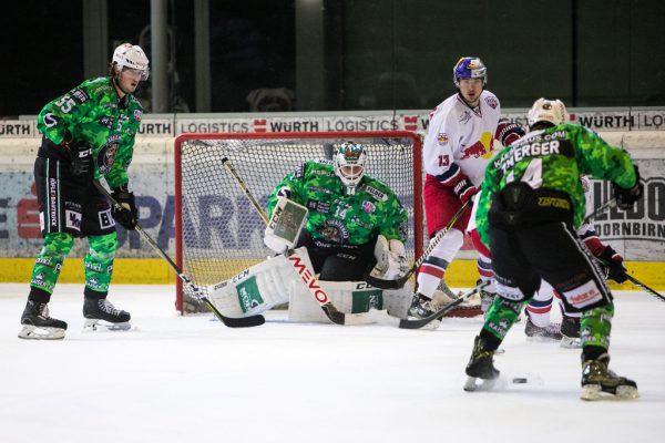 Auswärtsaufgaben für Wälder-Keeper Misa Pietilä sowie die EHC-Legionäre Yan Stastny und Jeff Ulmer (Bild oben, vorne). Frederick SAMS, Oliver Lerch