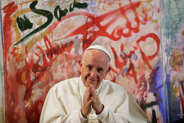 In einem Interviewband spricht Papst Franziskus über Lateinamerika. Reuters