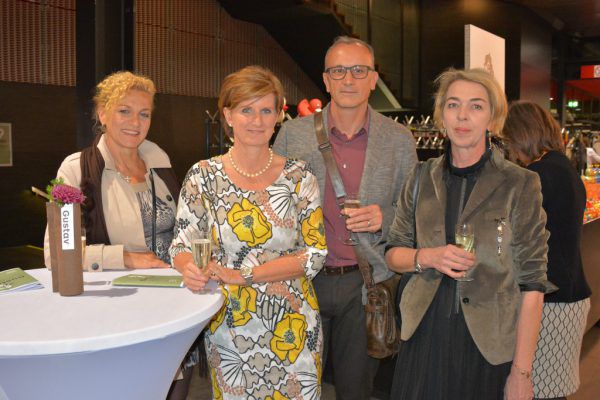 Rose Monz (Ländle TV), Messe-Geschäftsführerin Sabine Tichy-Treimel und Raimund Tichy sowie Grafikerin Evi Abbrederis (v.l.). Marion Hofer (5)