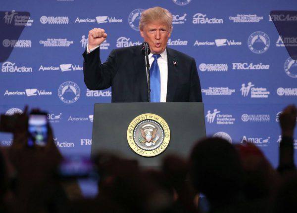 Trump vor einer Wählerversammlung am Freitag in Washington. APA