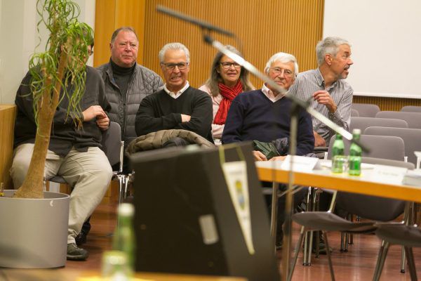 Auch Altbürgermeister Hugo Rogginer war unter den Zuhörern.