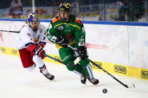 Auf EHC-Crack Dominik Oberscheider (l.) wartet ein Heimdoppel. VEU-Goalie Alex Caffi (oben) ist seit dem 31. Oktober unbesiegt. Gepa, Stiplovsek
