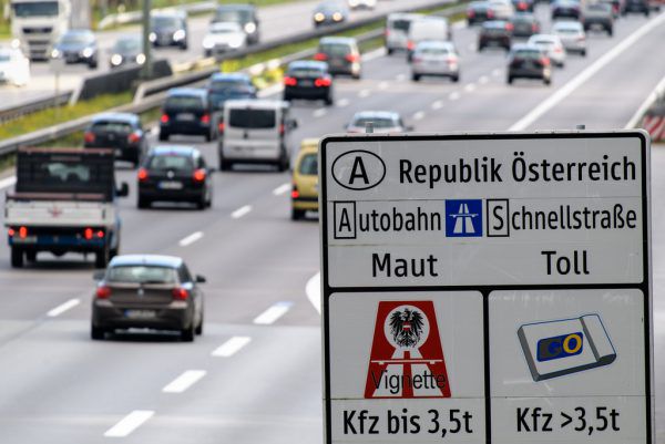 Autobahn fahren wird teurer.  DPA