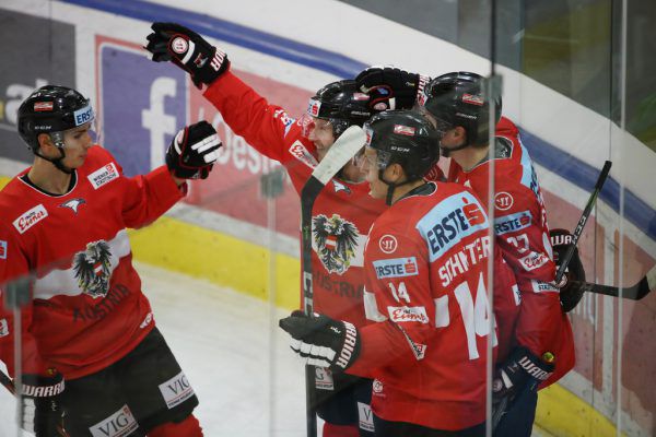 Daniel Oberkofler (l.) jubelte mit den drei Vorarlbergern Martin Ulmer, Ramon Schnetzer und Dominic Zwerger über die Führung. Gepa