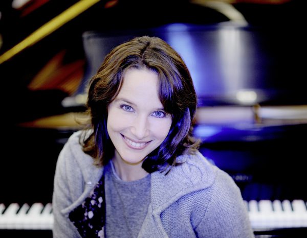 Das Kammerorchester des Symphonieorchesters des Bayerischen Rundfunks ist höchst motiviert – genauso die charismatische Pianistin Hélène Grimaud. Dirigent Radoslaw Szulc beweist auch Humor. Astrid Ackermann (1) /Mat Hennek (1)/Tom Specht (1)