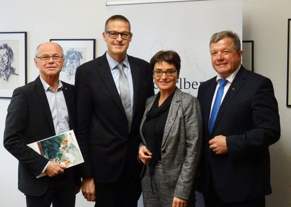 Die Gesundheitsreferenten von Salzburg, Vorarlberg, Kärnten und Tirol: Christian Stöckl, Christian Bernhard, Beate Prettner und Bernhard Tilg (v.l.n.r.). VLK/Wirt