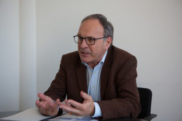 Dr. Klaus Mathiswar nach einem Studium der Betriebswirtschaftslehre in der Industrie in Wien tätig und danach in der Vorarlberger Volkswirtschaftlichen Gesellschaft. Seit dem Jahr 1989 ist er Geschäftsführer des Bifo.