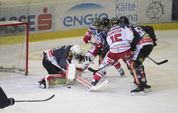 EC Dornbirn Bulldogs gegen HC Bozen – Rasmus Rinne. Klaus Hartinger