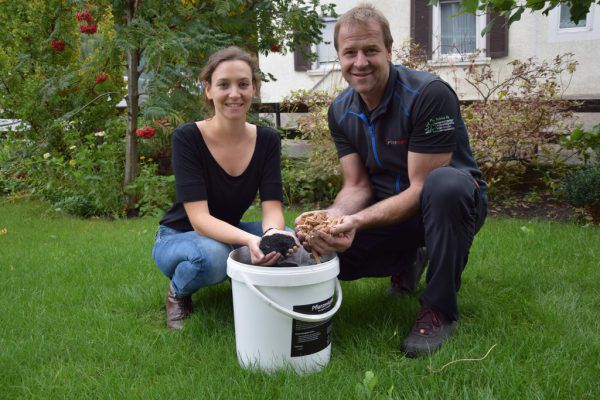 Elena Käppler und Tobias Ilg: Aus Holz wird Kohle. FHV