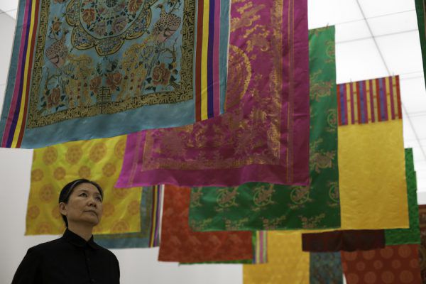 Kimsooja in ihrer Installation „A Laundry Woman“.