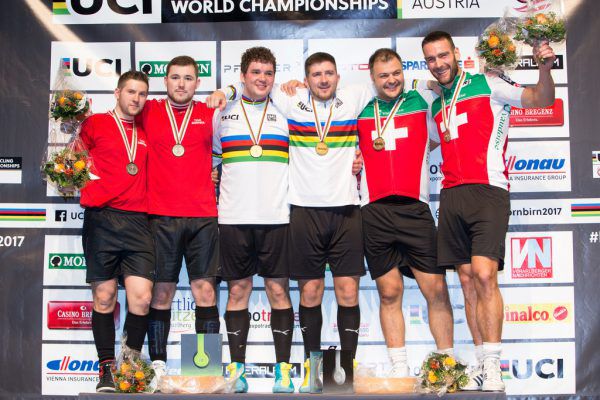 Packende Szenen spielten sich während und nach dem Finale in der Messehalle ab. Frederick Sams