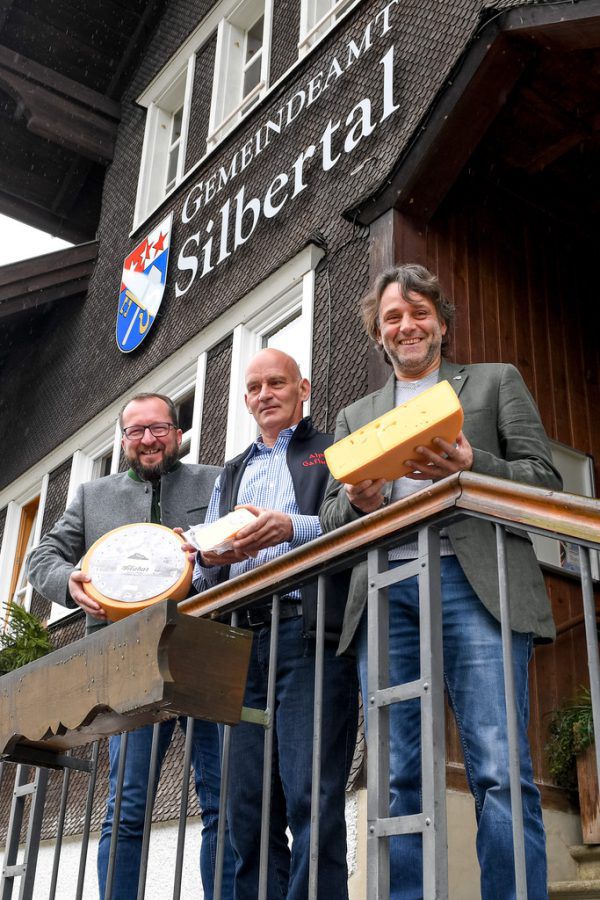 Stefan Fessler, Hubert Dobler und Bürgermeister Thomas Zudrell. Lerch (2), Kerber (2)