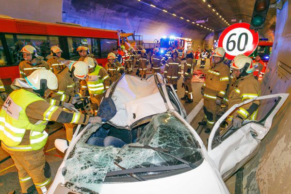 Vier Stunden wurde der Tunnel komplett gesperrt.  Bernd Hofmeister