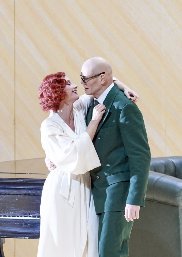 Agneta Eichenholz als Lulu, Bo Skovhus als Dr. Schön/Jack the Ripper. Wiener Staatsoper GmbH/Michael Pöhn