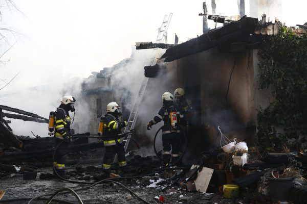 Bei dem verheerenden Brand kamen drei Menschen ums Leben.