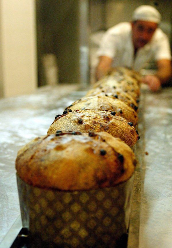 Der Riesenkuchen wiegt 140 Kilo. EPA
