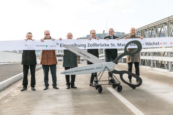Die Brücke wurde ges­tern offiziell eröffnet.  Astra