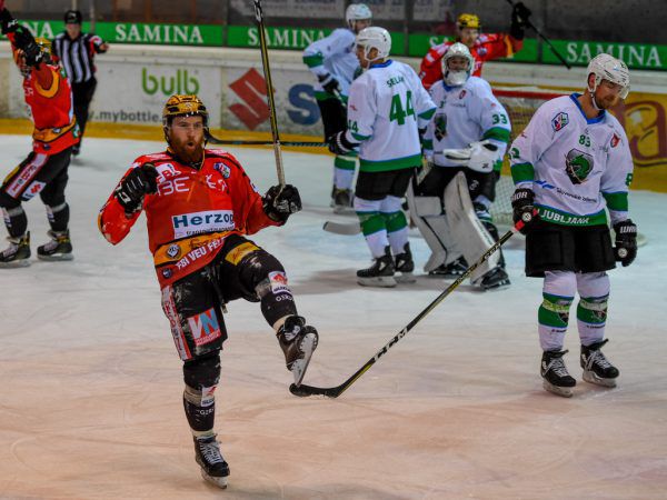 Doppeltorschütze Dylan Stanley hatte Grund zur Freude, die Gäste waren dagegen bedient. Oliver Lerch