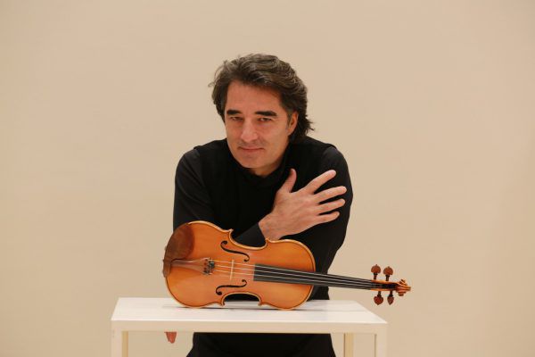 Duilio Galfetti ist Solist und Leiter des ersten Konzerts. Duilio Galfetti