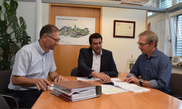 Finanzleiter Markus Lerchenmüller, Bürgermeister Harald Köhlmeier und Finanzreferent Franz Bereuter. Marktgemeinde Hard