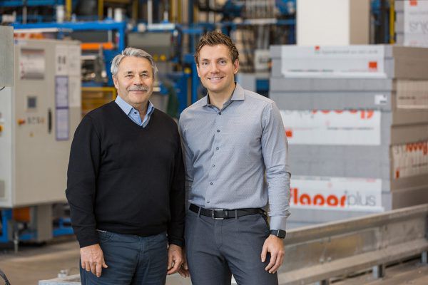 Hans-Peter Flatz (l.) übergibt die Geschäftsführung an seinen Sohn Stefan.Flatz/Darko Todorovic