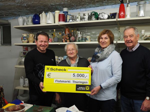 Harald Witwer mit Renate Burtscher, Marlene Gerster sowie Altbürgermeister Helmut Gerster (v.l.). Gemeinde Thüringen