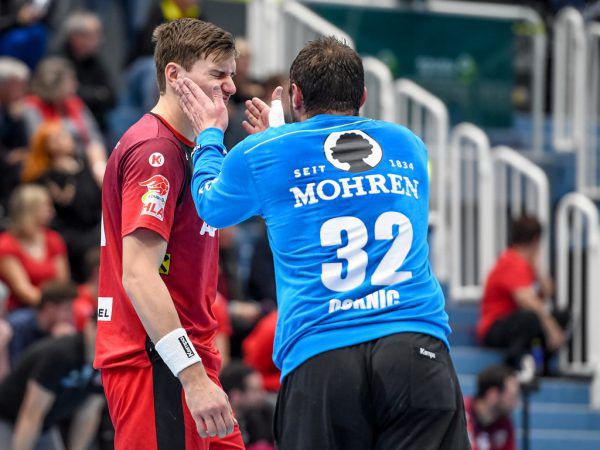 Hard-Keeper Golub Doknic sorgt dafür, dass alle wach sind. Gepa/Lerch