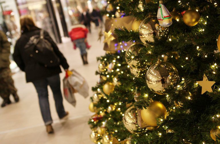 Der Auftakt zum Weihnachtsgeschäft verlief für den Handel zufriedenstellend.⇒Symbolbild dpa