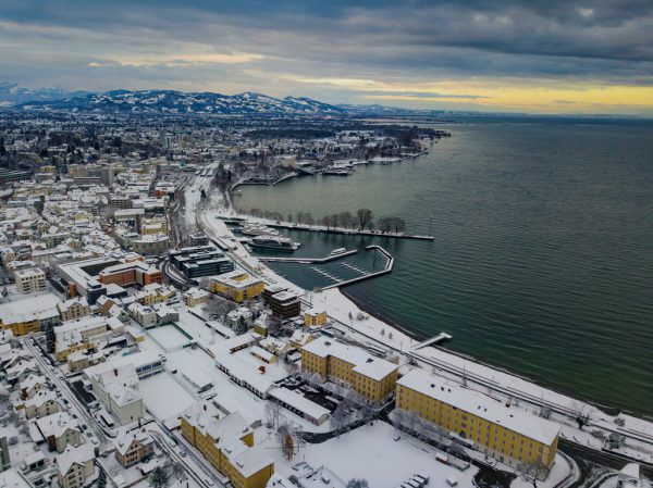 Links: In Bregenz wird die Parkraumbewirtschaftung ausgeweitet. Oben: die Projektbeteiligten. Roland Paulitsch, mprove