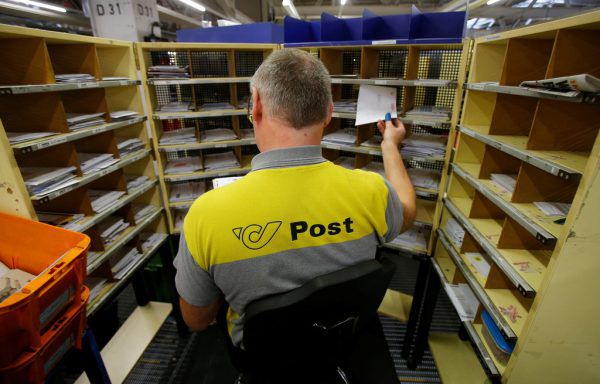 Post, die nicht zugestellt wird, und miese Arbeitsbedingungen beschäftigt die Betroffenen noch ­immer. Reuters