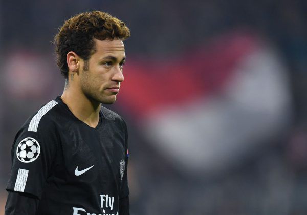 Ratlos wirkten sowohl Superstar Neymar (l.) als auch Trainer Unai Emery nach der Niederlage von PSG gegen Bayern München. Apa (2)