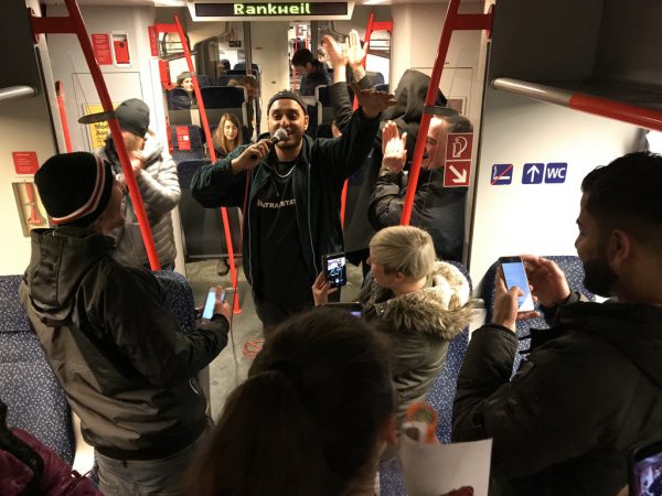 „samt“ und „next2blow“ gaben im neuen Nachtzug ein Konzert. Grüne Vorarlberg