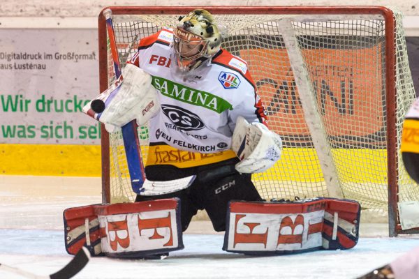 VEU-Keeper Caffi will heute seinen Kasten sauber halten. Stiplovsek