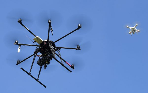 Viele Hobbyfilmer kennen die Verordnung in Sachen Drohnen nicht. HELMUT FOHRINGER