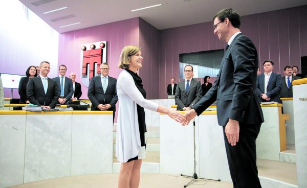 Barbara Schöbi-Fink und Markus Wallner bei der Angelobung. Philipp Steurer