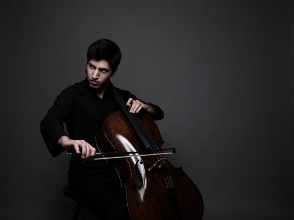 Der Cellist Kian Soltani. Juventino Mateo